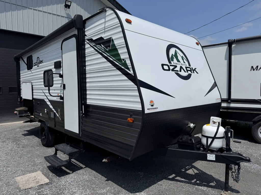 2022 FOREST RIVER OZARK 1680BSK
