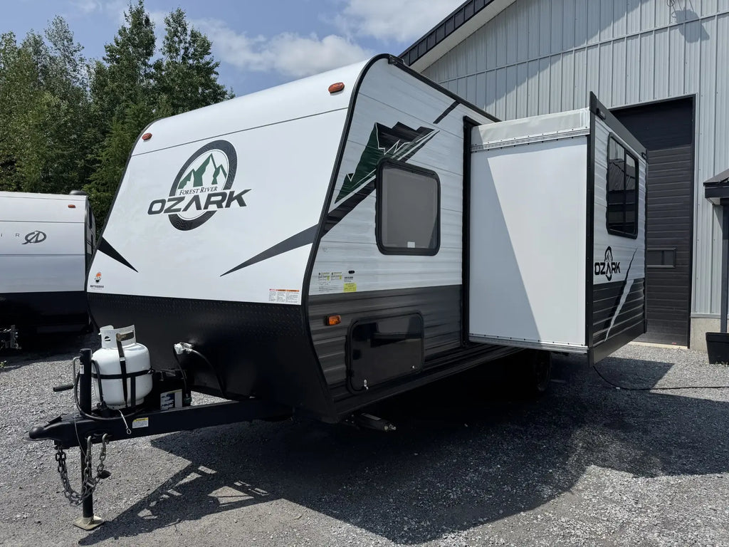 2022 FOREST RIVER OZARK 1680BSK