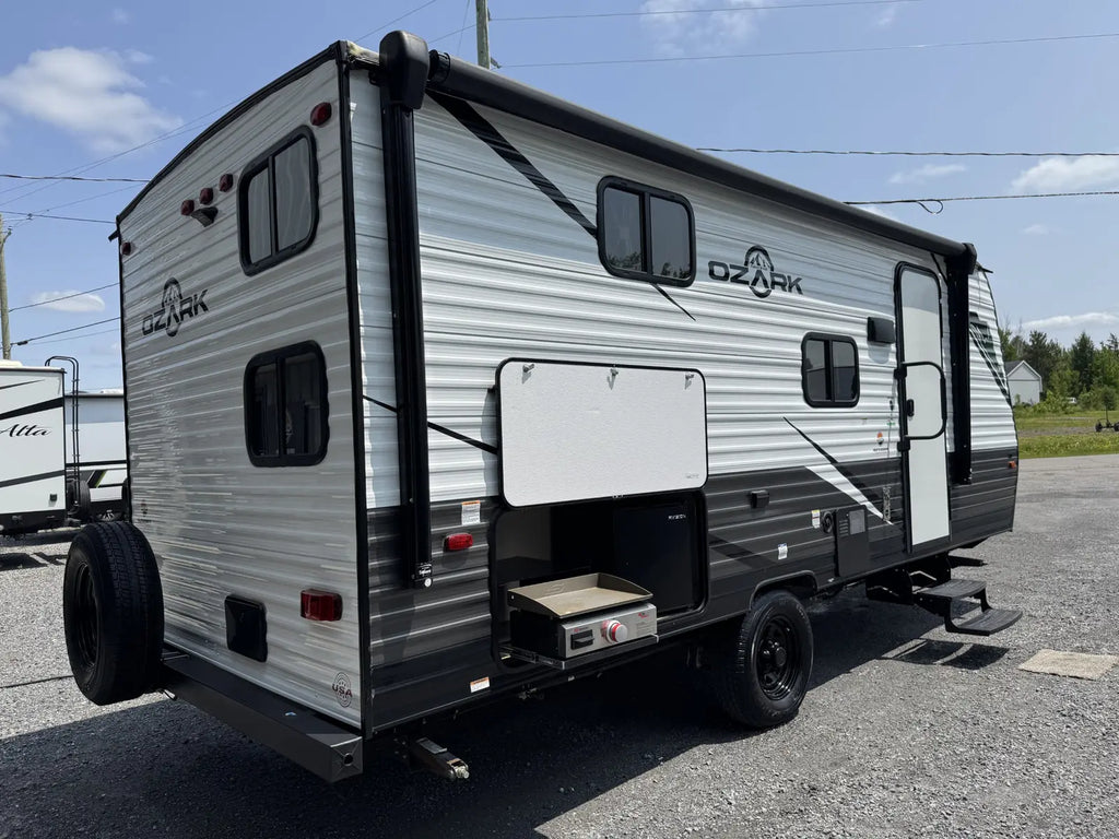 2022 FOREST RIVER OZARK 1680BSK