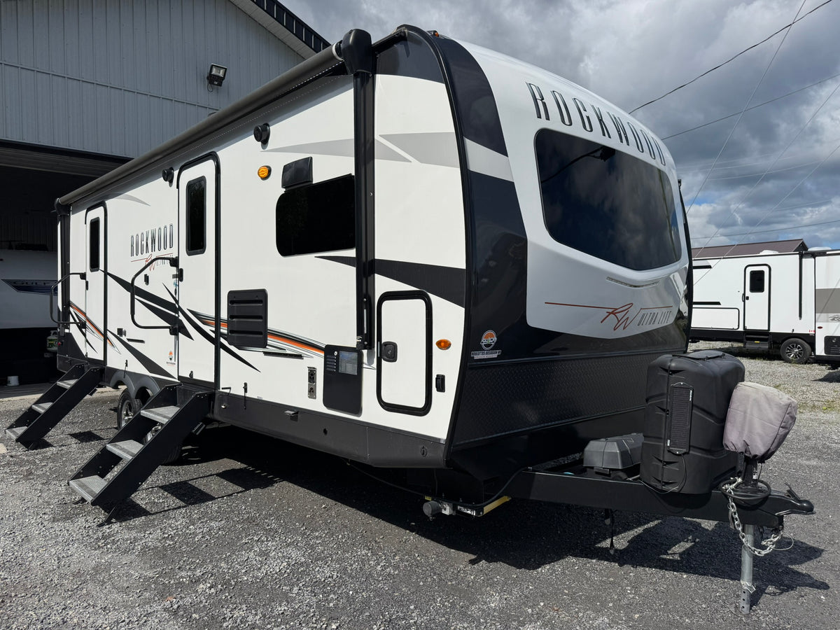 2021 ROCKWOOD ULTRA LITE 2608BS