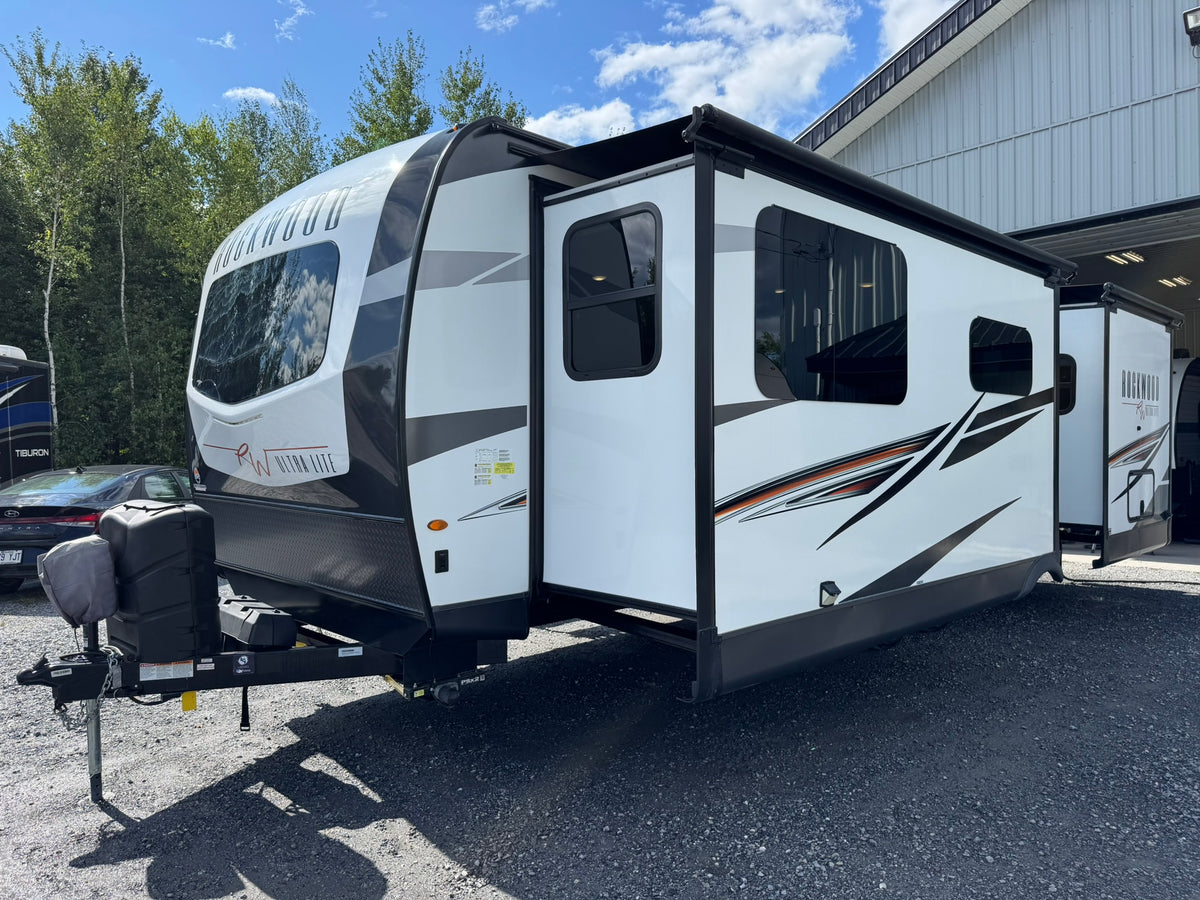 2021 ROCKWOOD ULTRA LITE 2608BS