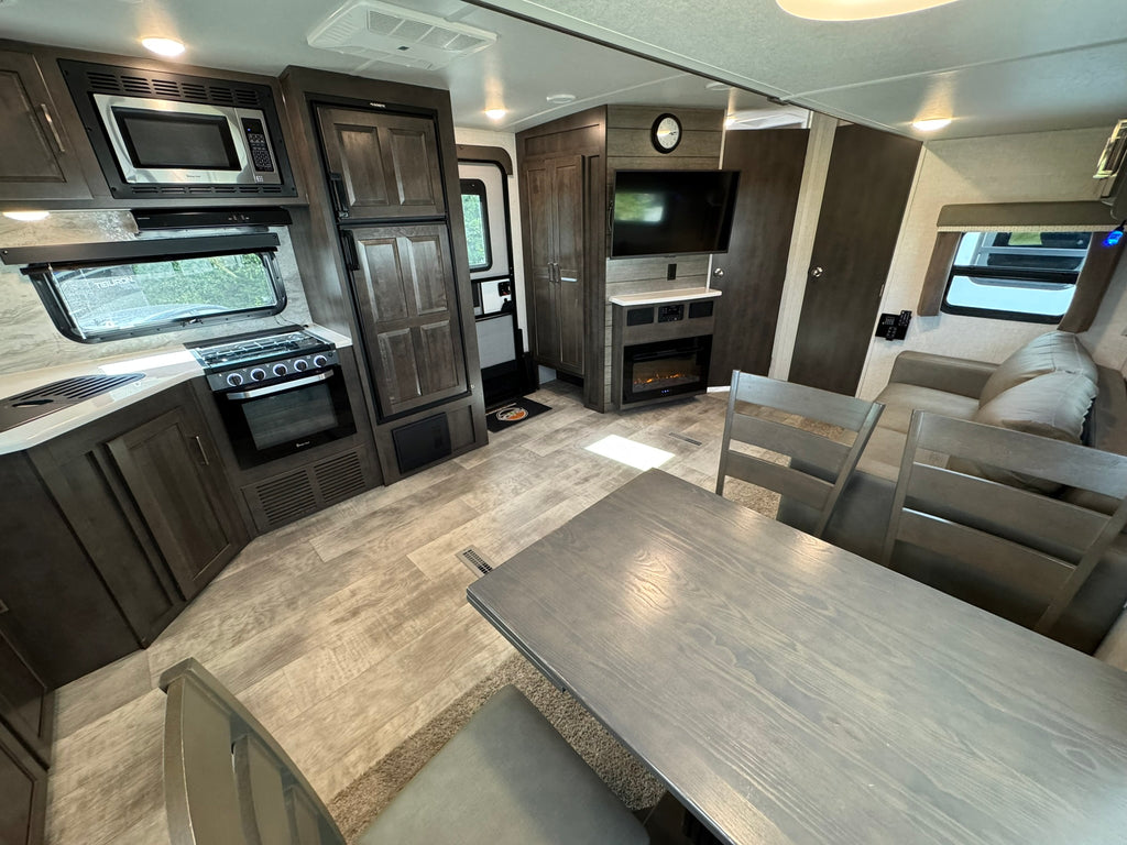 2021 ROCKWOOD ULTRA LITE 2608BS