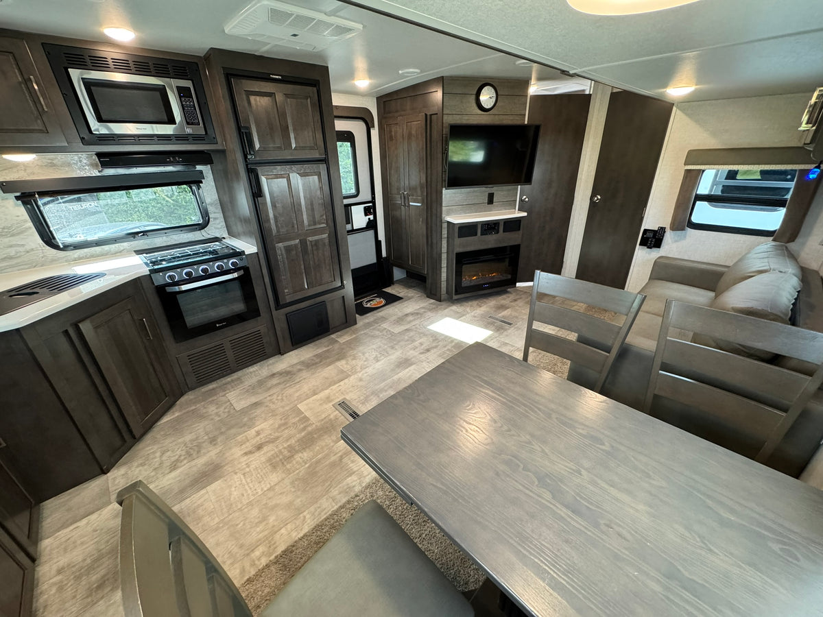 2021 ROCKWOOD ULTRA LITE 2608BS
