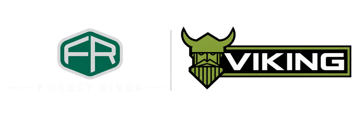 Logos de Forest River et de sa marque de roulottes Viking.