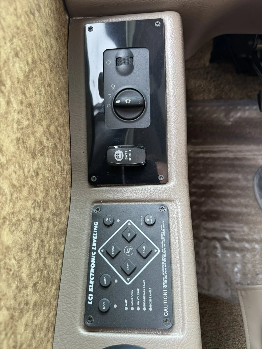 Commandes des extensions et autres fonctions du motorisé.