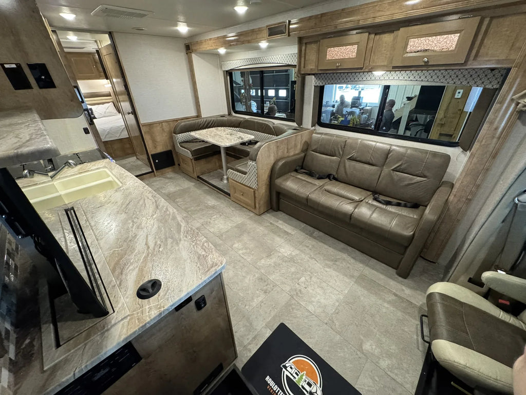 2019 COACHMEN LEPRECHAUN 319MB – Motorisé Classe C USAGÉ